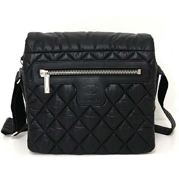 CHANEL Handbags - CHANEL Black Leather Shoulder Bag